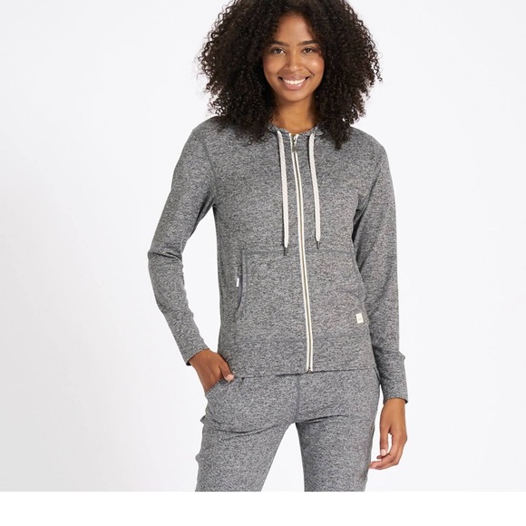 Vuori Tops - Vuori Halo Hoodie small gray
